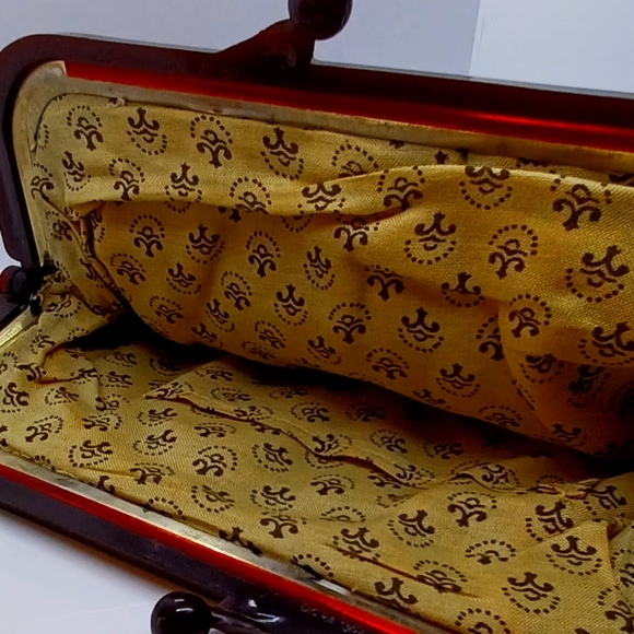 Vintage hand held clutch purse. - Picture 5 of 7